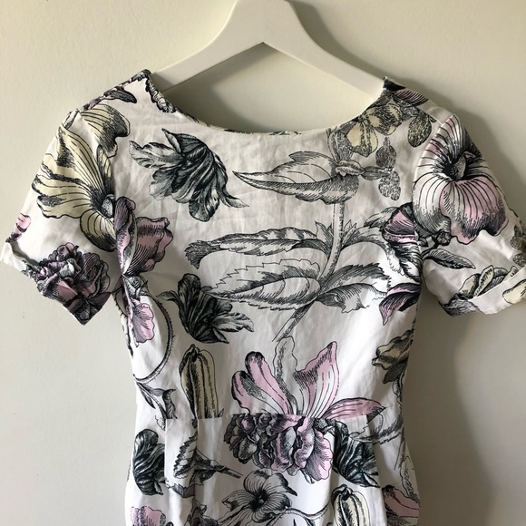 ASOS  floral pencil dress size 4 - fits like a 2 - Picture 2 of 10